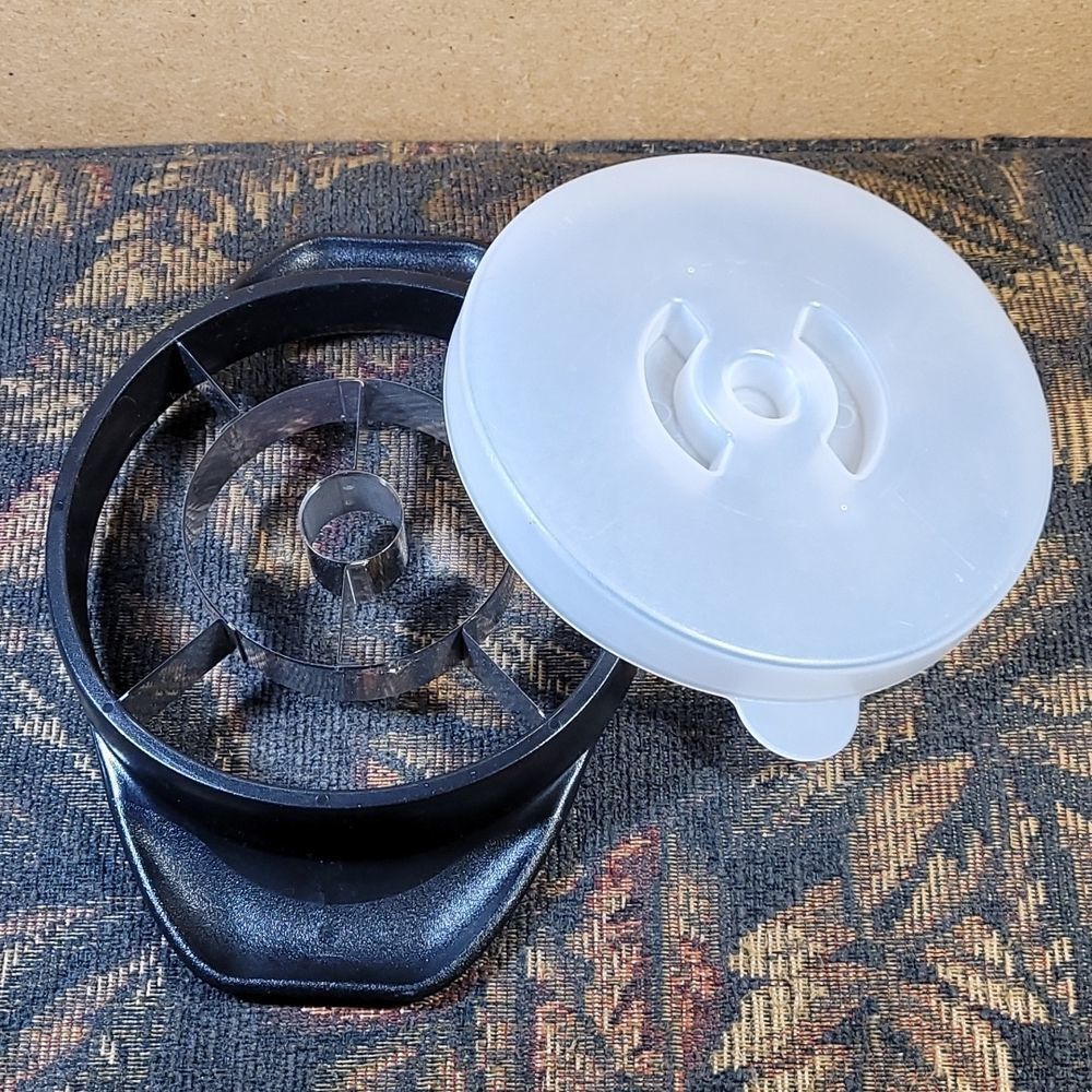 Pampered Chef Pineapple Wedger - Picture 3 of 3